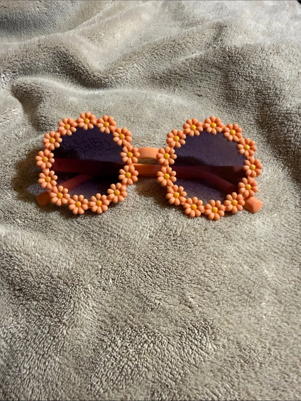 Kids Round Floral Daisy Sunglasses in Coral with Purple Lenses